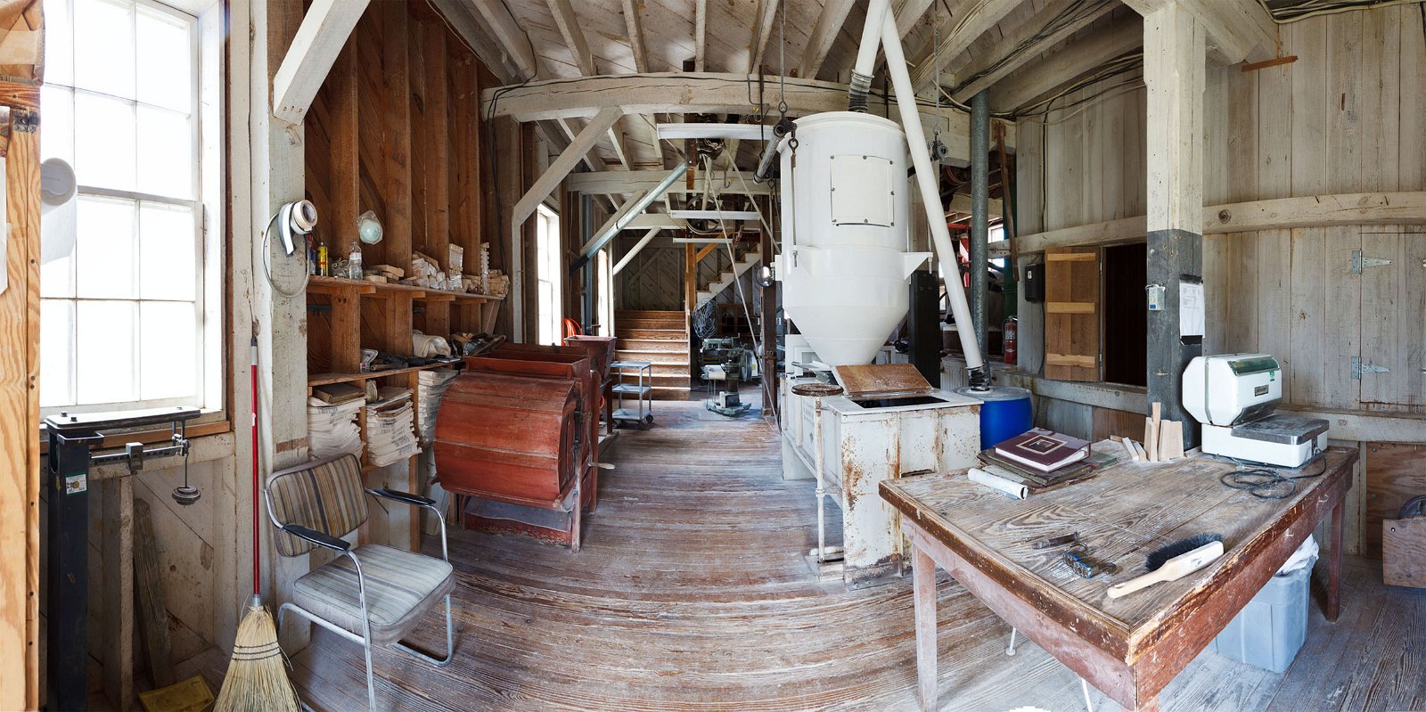 Mill interior dn pano1