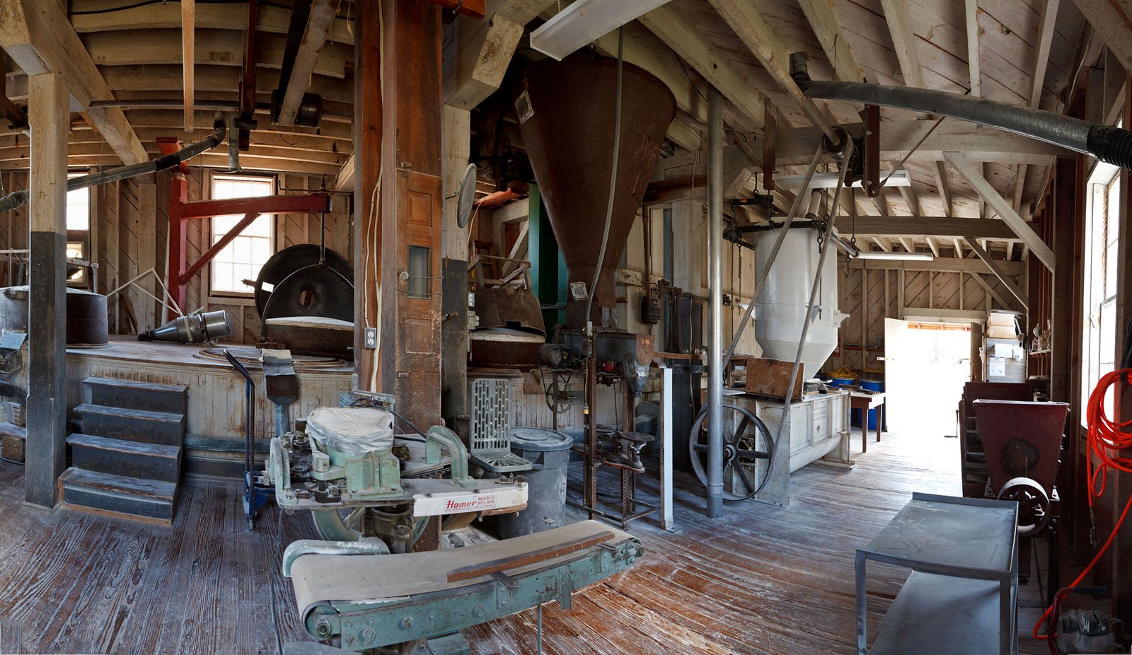 Mill interior dn pano2